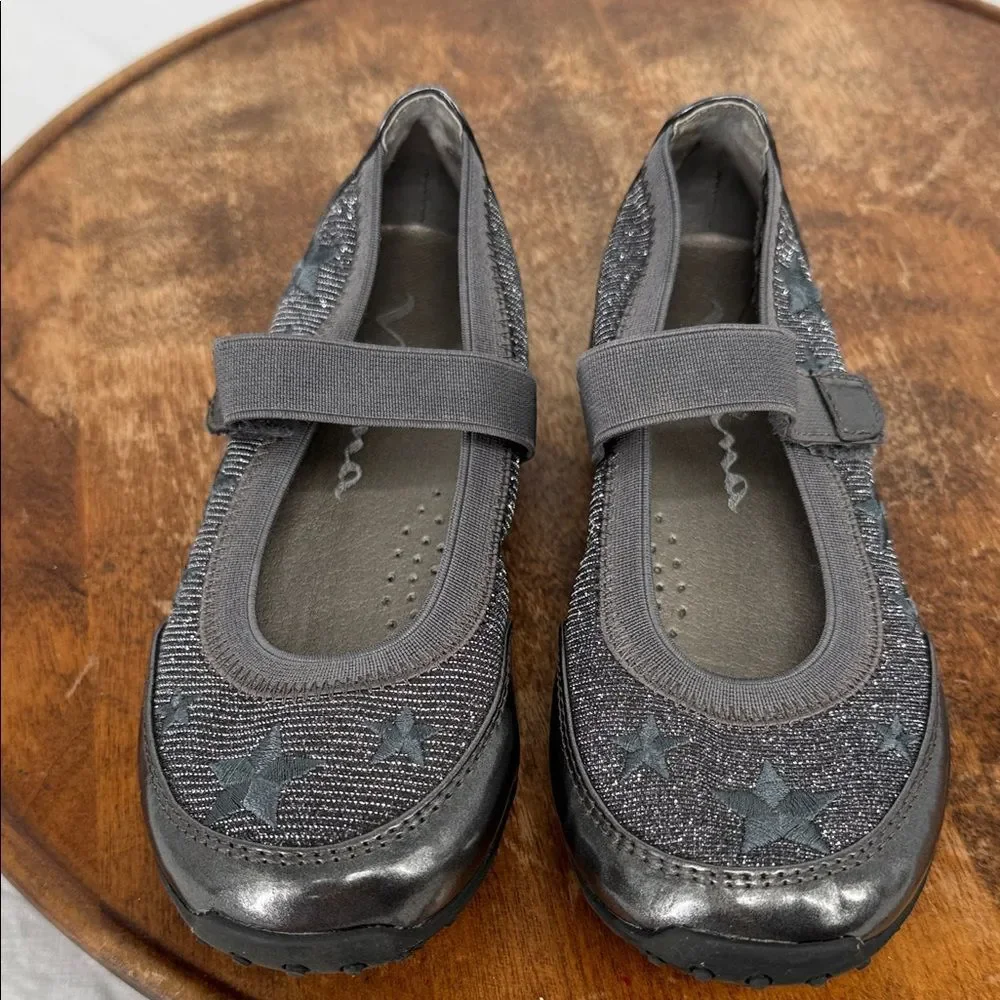 Nina Shoes Girls 13M Metallic Gray Mary Jane Flats Embroidered Star Adjustable